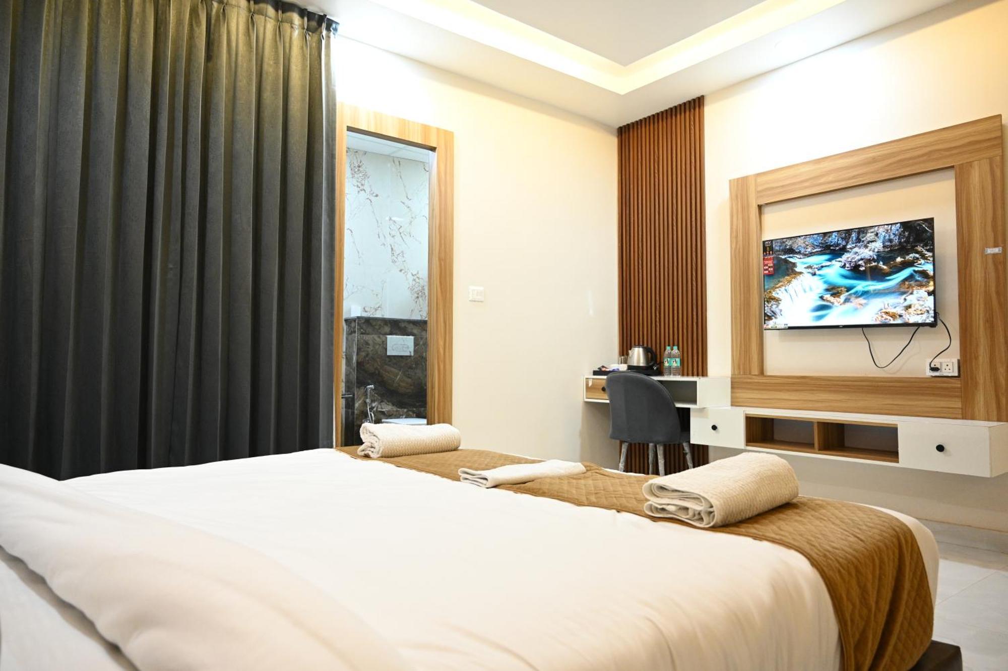 The Janki Hotel Ayodhya Exteriör bild