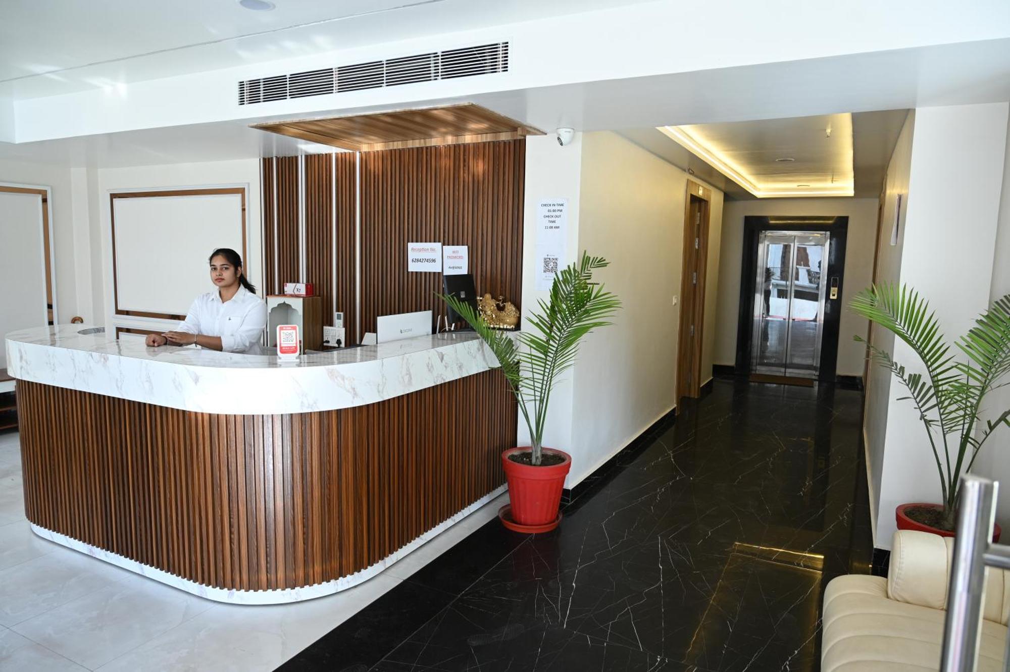 The Janki Hotel Ayodhya Exteriör bild